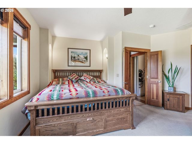 72 BLUE MOUNTAIN Rd, Castle Rock, WA 98611