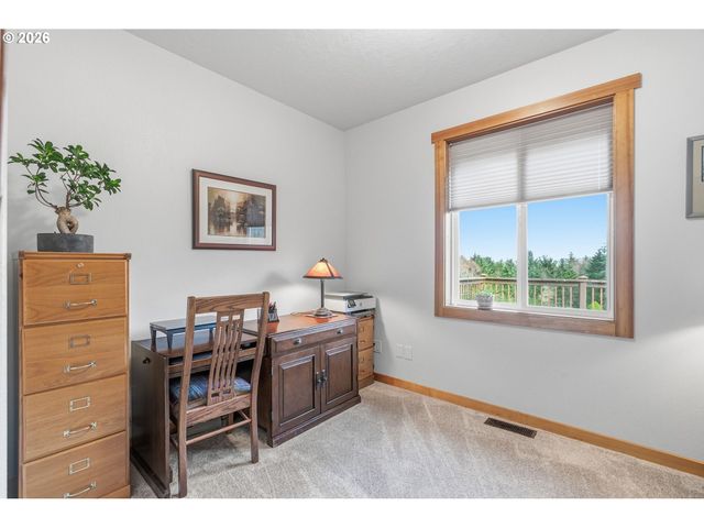 72 BLUE MOUNTAIN Rd, Castle Rock, WA 98611