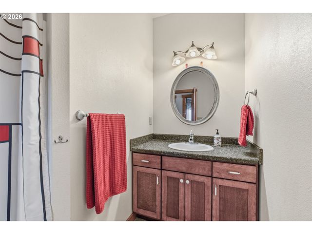 72 BLUE MOUNTAIN Rd, Castle Rock, WA 98611