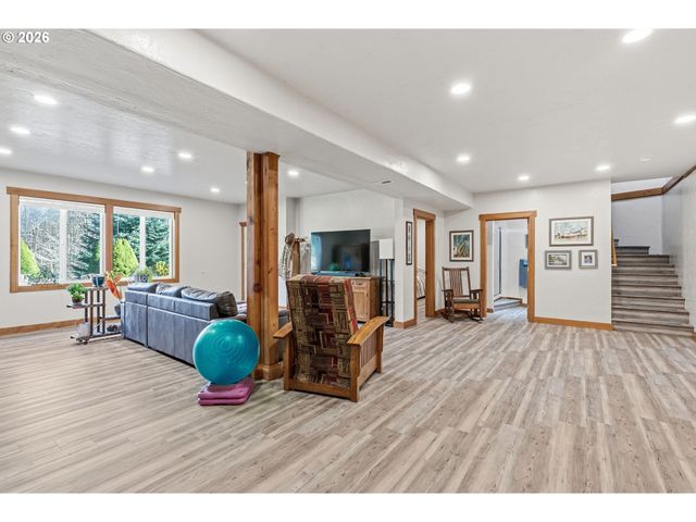 72 BLUE MOUNTAIN Rd, Castle Rock, WA 98611