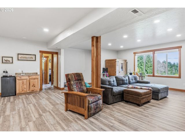 72 BLUE MOUNTAIN Rd, Castle Rock, WA 98611