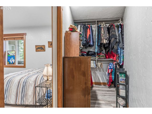 72 BLUE MOUNTAIN Rd, Castle Rock, WA 98611