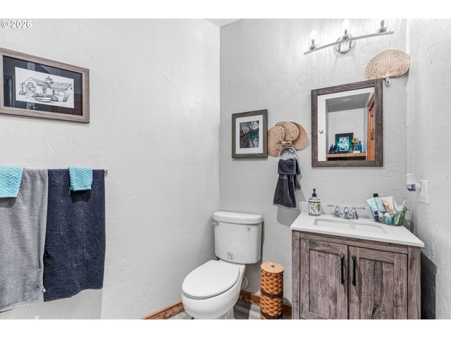 72 BLUE MOUNTAIN Rd, Castle Rock, WA 98611