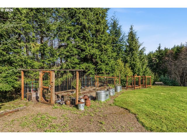 72 BLUE MOUNTAIN Rd, Castle Rock, WA 98611