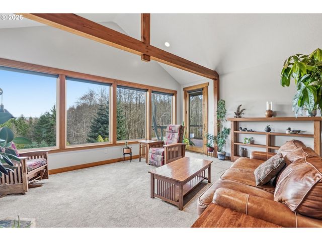 72 BLUE MOUNTAIN Rd, Castle Rock, WA 98611