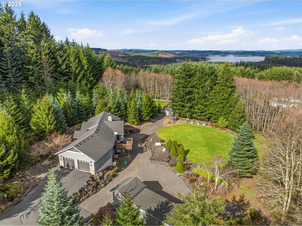 72 BLUE MOUNTAIN Rd, Castle Rock, WA 98611