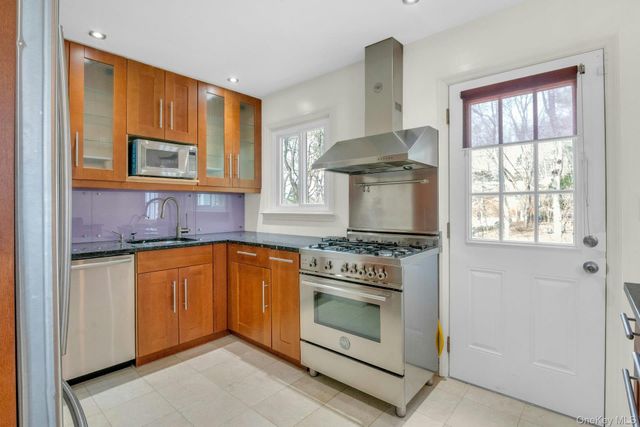 9 Virginia Avenue, Dobbs Ferry, NY 10522