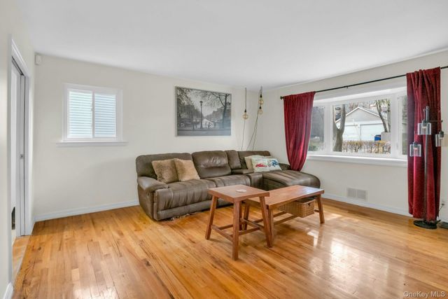 9 Virginia Avenue, Dobbs Ferry, NY 10522