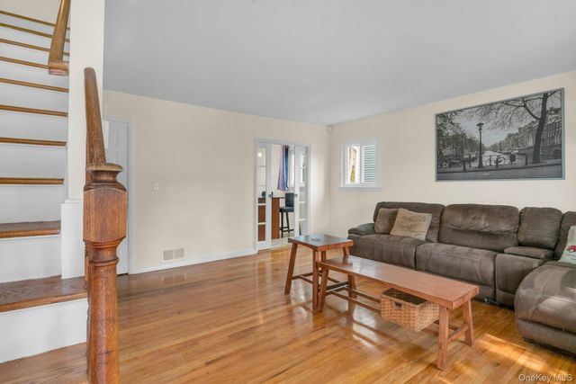 9 Virginia Avenue, Dobbs Ferry, NY 10522