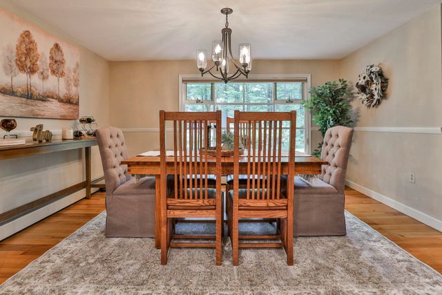 24 Cricket Hill Drive, Amherst, NH 03031