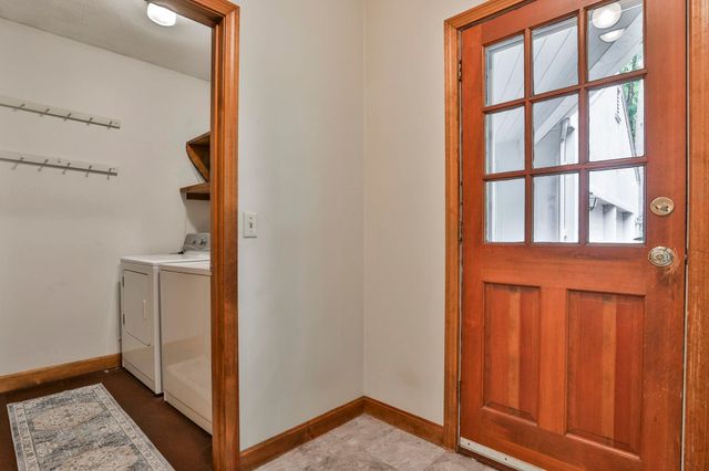 24 Cricket Hill Drive, Amherst, NH 03031