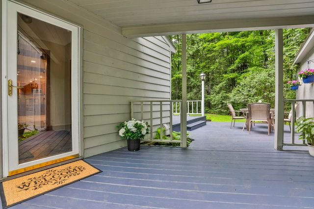 24 Cricket Hill Drive, Amherst, NH 03031