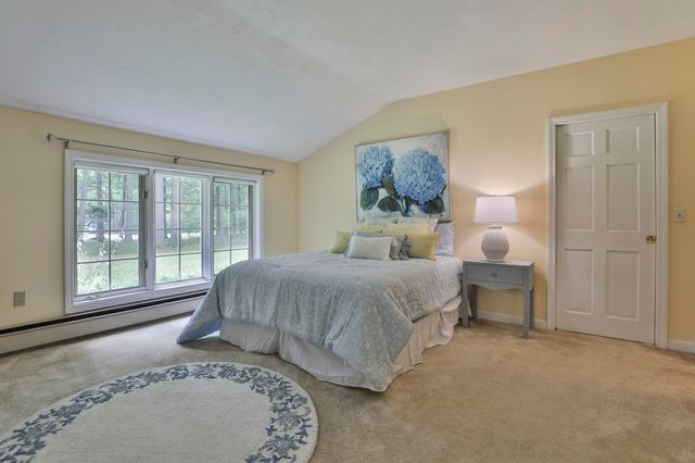 24 Cricket Hill Drive, Amherst, NH 03031