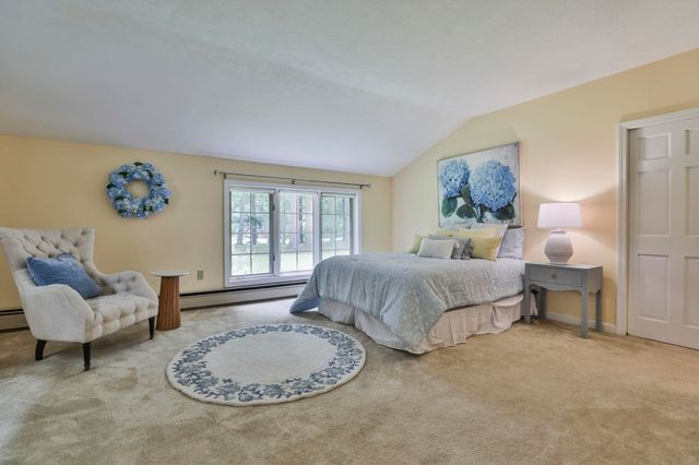 24 Cricket Hill Drive, Amherst, NH 03031