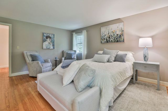 24 Cricket Hill Drive, Amherst, NH 03031