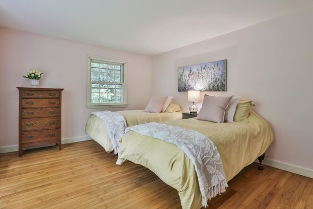 24 Cricket Hill Drive, Amherst, NH 03031