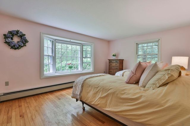 24 Cricket Hill Drive, Amherst, NH 03031