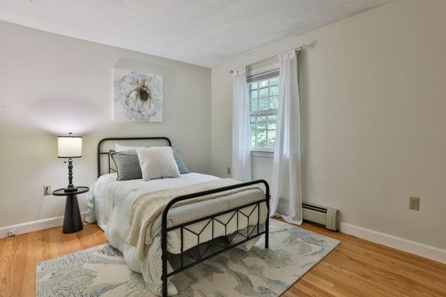 24 Cricket Hill Drive, Amherst, NH 03031
