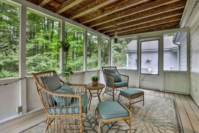 24 Cricket Hill Drive, Amherst, NH 03031