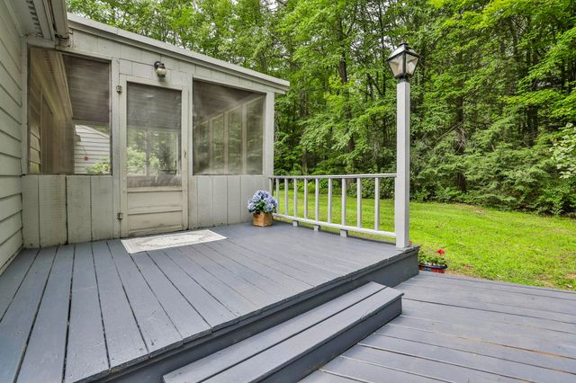 24 Cricket Hill Drive, Amherst, NH 03031