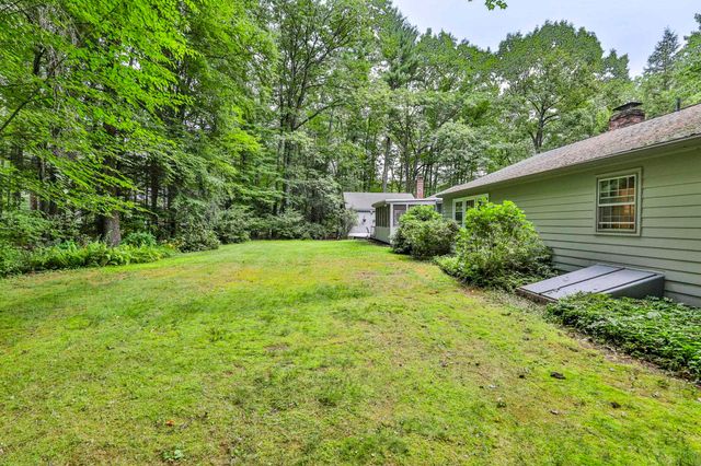 24 Cricket Hill Drive, Amherst, NH 03031