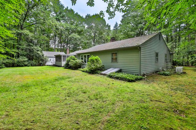 24 Cricket Hill Drive, Amherst, NH 03031