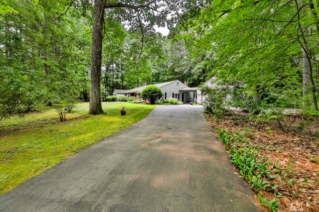 24 Cricket Hill Drive, Amherst, NH 03031