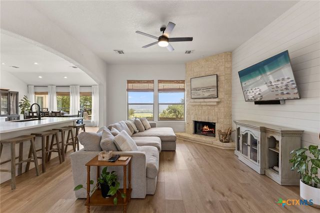2700 Skyline Drive, Canyon Lake, TX 78133