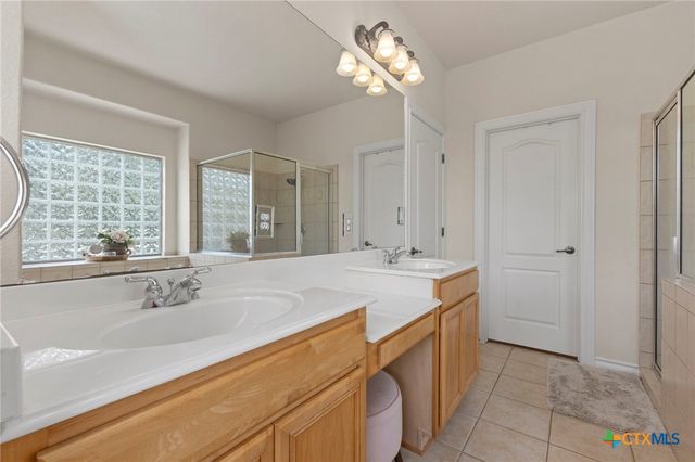 2700 Skyline Drive, Canyon Lake, TX 78133