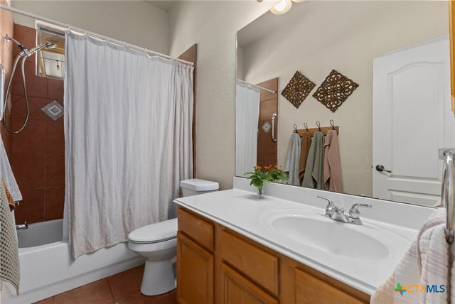 2700 Skyline Drive, Canyon Lake, TX 78133
