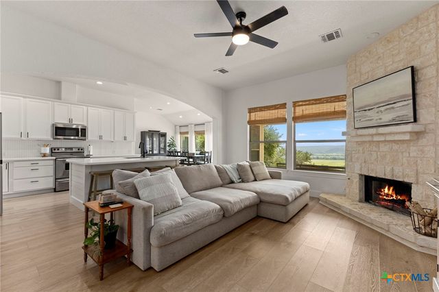 2700 Skyline Drive, Canyon Lake, TX 78133