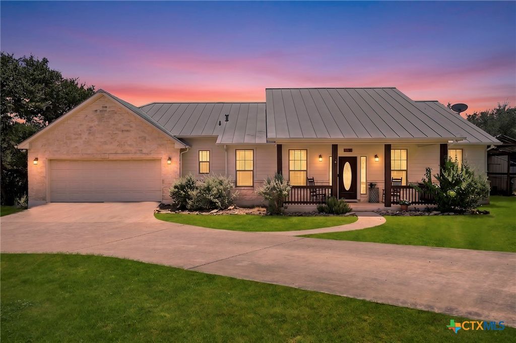 2700 Skyline Drive, Canyon Lake, TX 78133