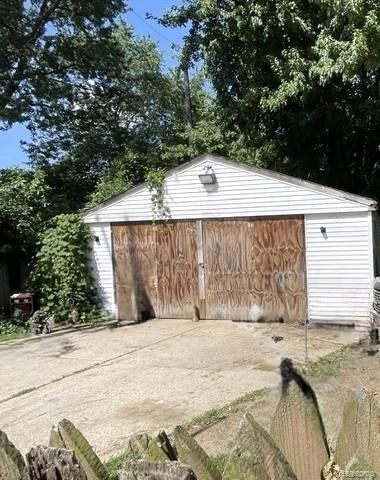 31415 Glen Street, Westland, MI 48186