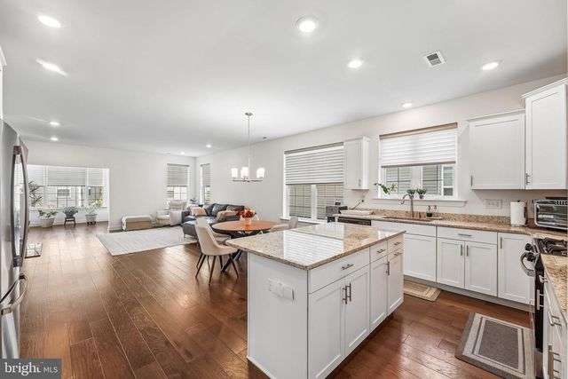 16 MUSEUM DR, Eastampton, NJ 08060