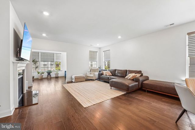 16 MUSEUM DR, Eastampton, NJ 08060