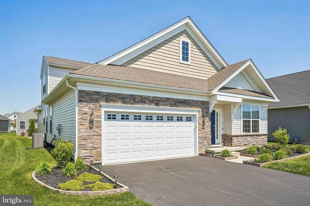 16 MUSEUM DR, Eastampton, NJ 08060