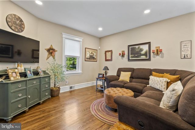 914 LINWOOD AVE, Collingswood, NJ 08108