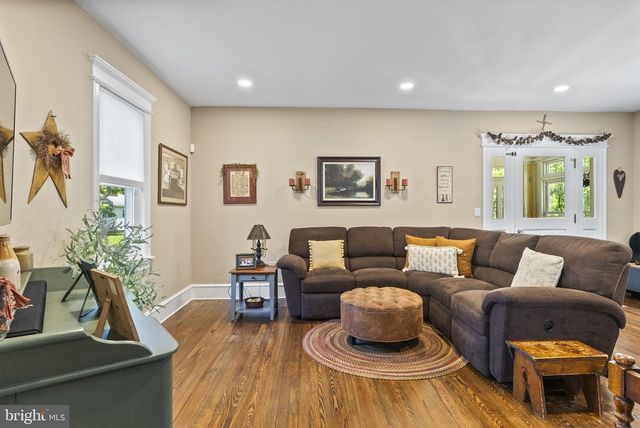 914 LINWOOD AVE, Collingswood, NJ 08108