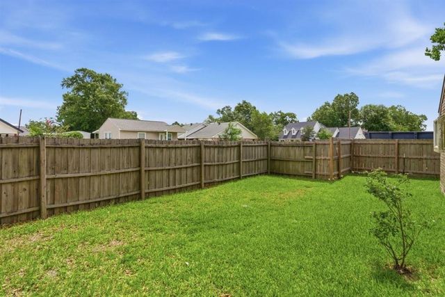 18 Center Avenue, Sulphur, LA 70663