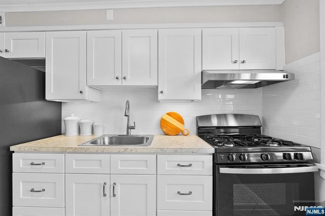 191 Midland Place, Newark, NJ 07106