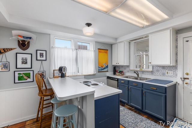 334 Central Avenue, Holland, MI 49423