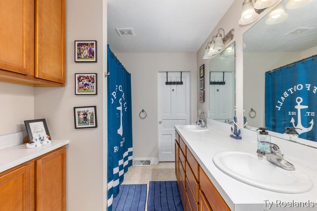 334 Central Avenue, Holland, MI 49423