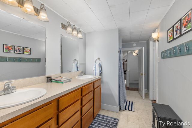 334 Central Avenue, Holland, MI 49423