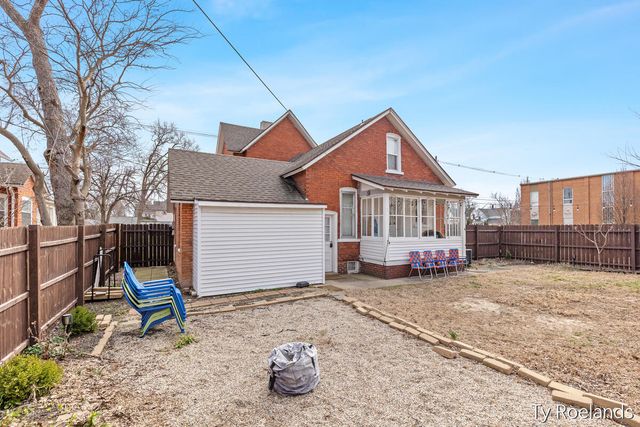 334 Central Avenue, Holland, MI 49423