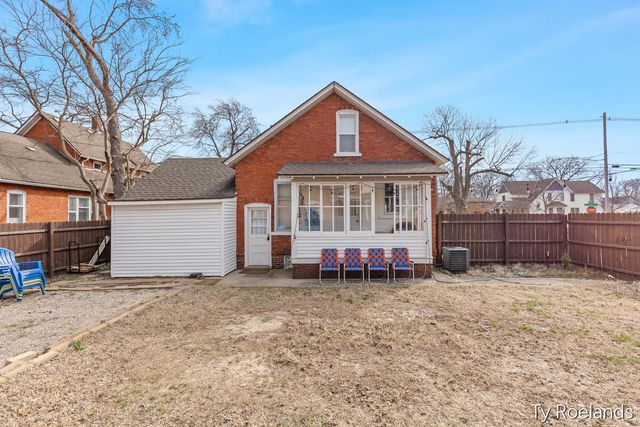 334 Central Avenue, Holland, MI 49423