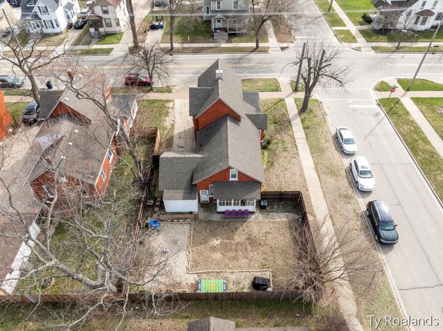 334 Central Avenue, Holland, MI 49423