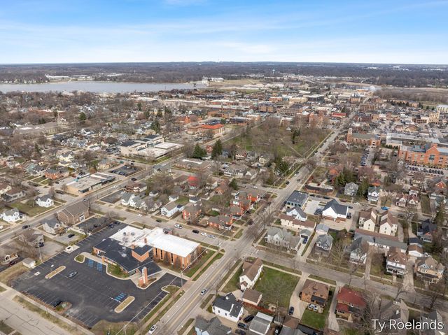 334 Central Avenue, Holland, MI 49423