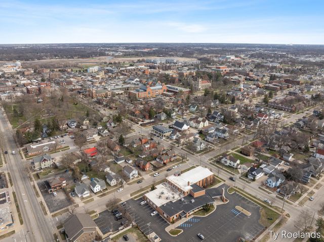 334 Central Avenue, Holland, MI 49423