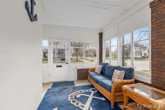 334 Central Avenue, Holland, MI 49423