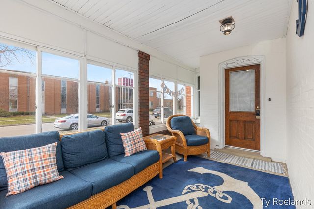 334 Central Avenue, Holland, MI 49423